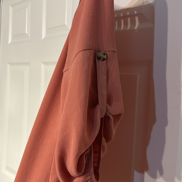 Cato size small women’s tunic salmon color button tab for sleeves pocket - Picture 3 of 6